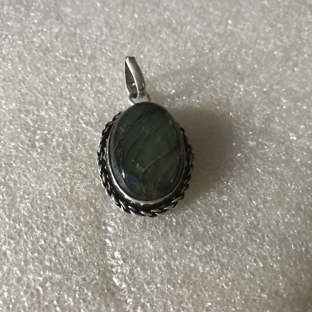Sterling Silver Green Labradorite Oval Pendant